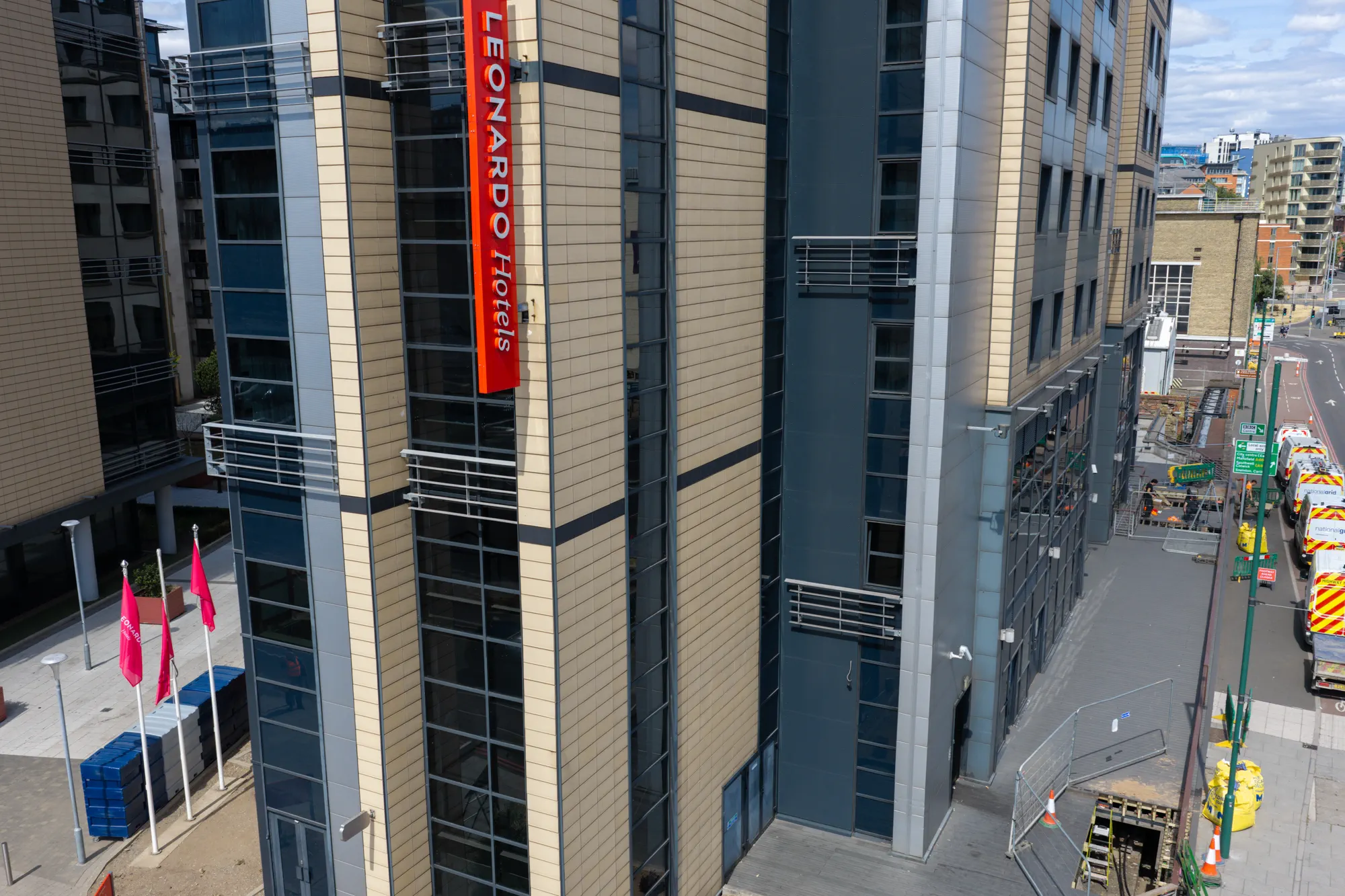 ukr-facades-leonardo-hotel-nottingham-project-aerial-16 Detailed aerial view of the lower multi-storey facade at Leonardo Hotel Nottingham
