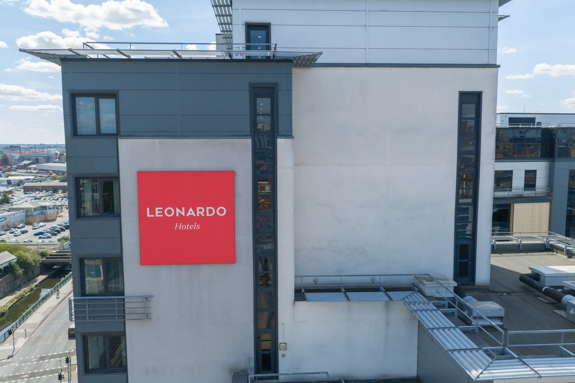 ukr-facades-leonardo-hotel-nottingham-project-aerial-7 Close aerial view of the completed external wall and upper elevation at Leonardo Hotel Nottingham